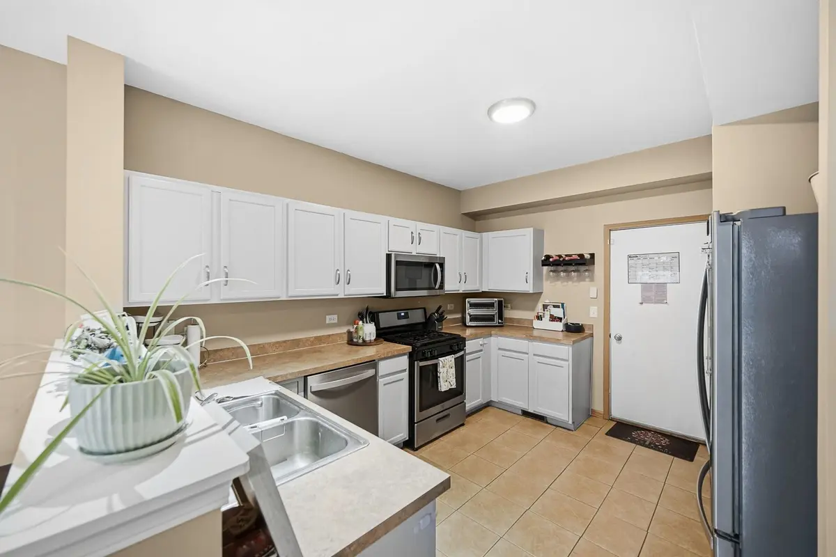 3108 Gloria Lane