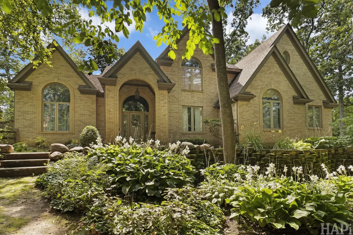 2708 Whiting Court