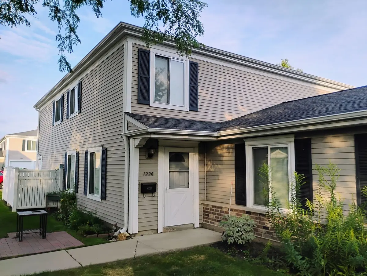 1226 COVE Drive