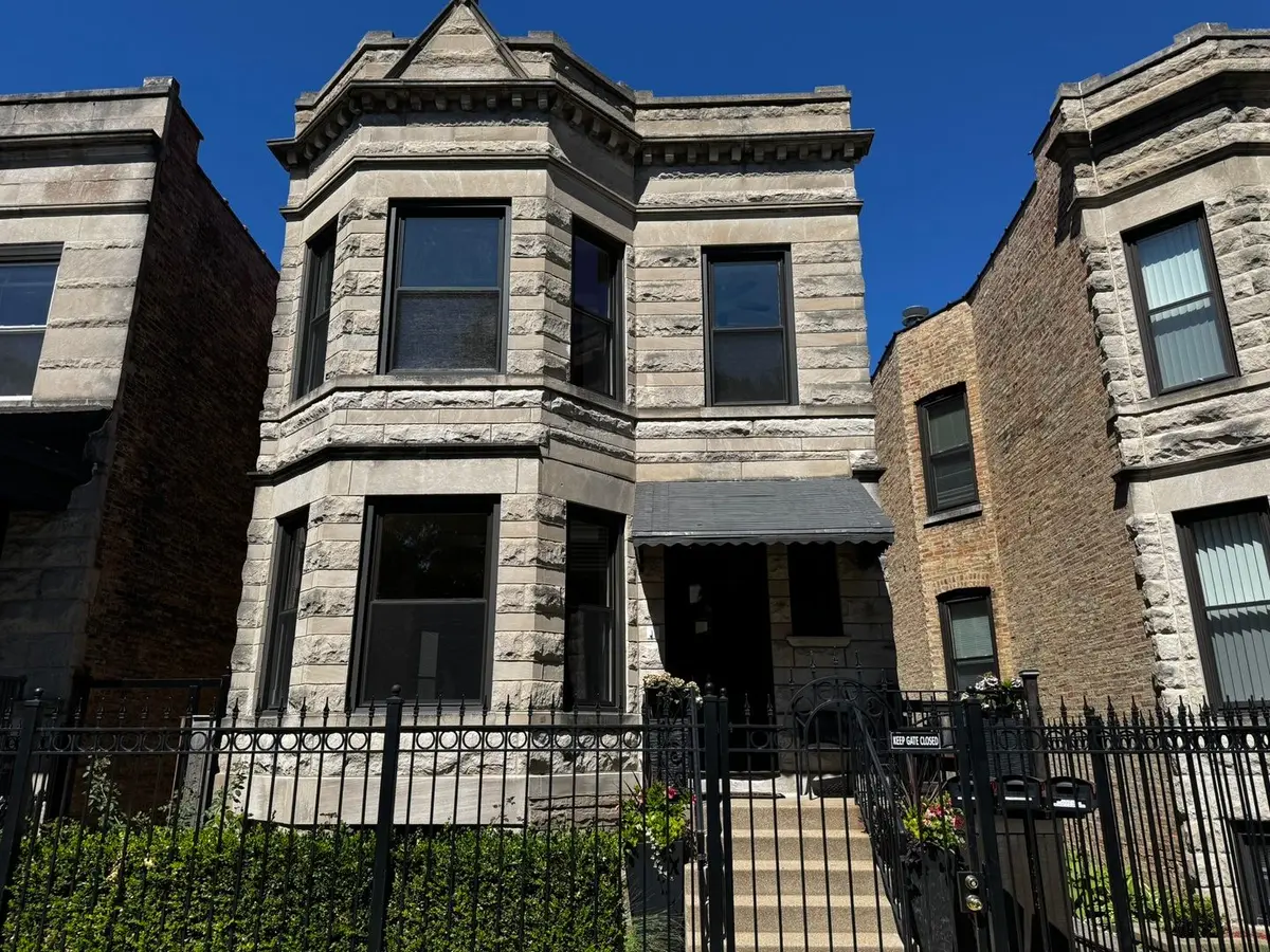2424 N Mozart Street