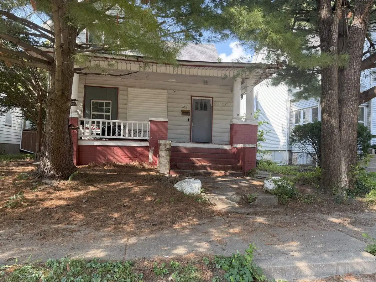 605 W Armstrong Avenue