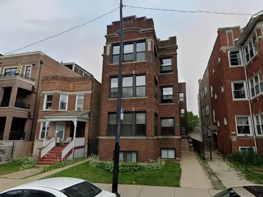 1457 W Foster Avenue