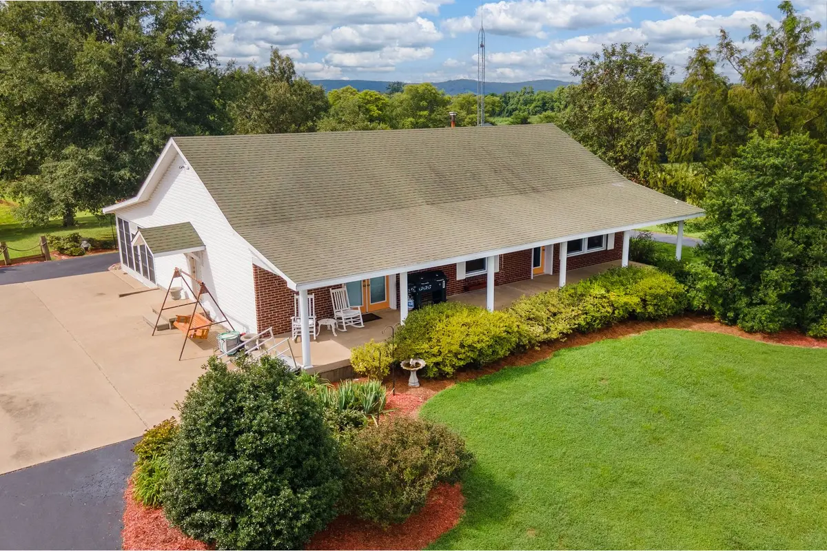 4202 Walnut Lane