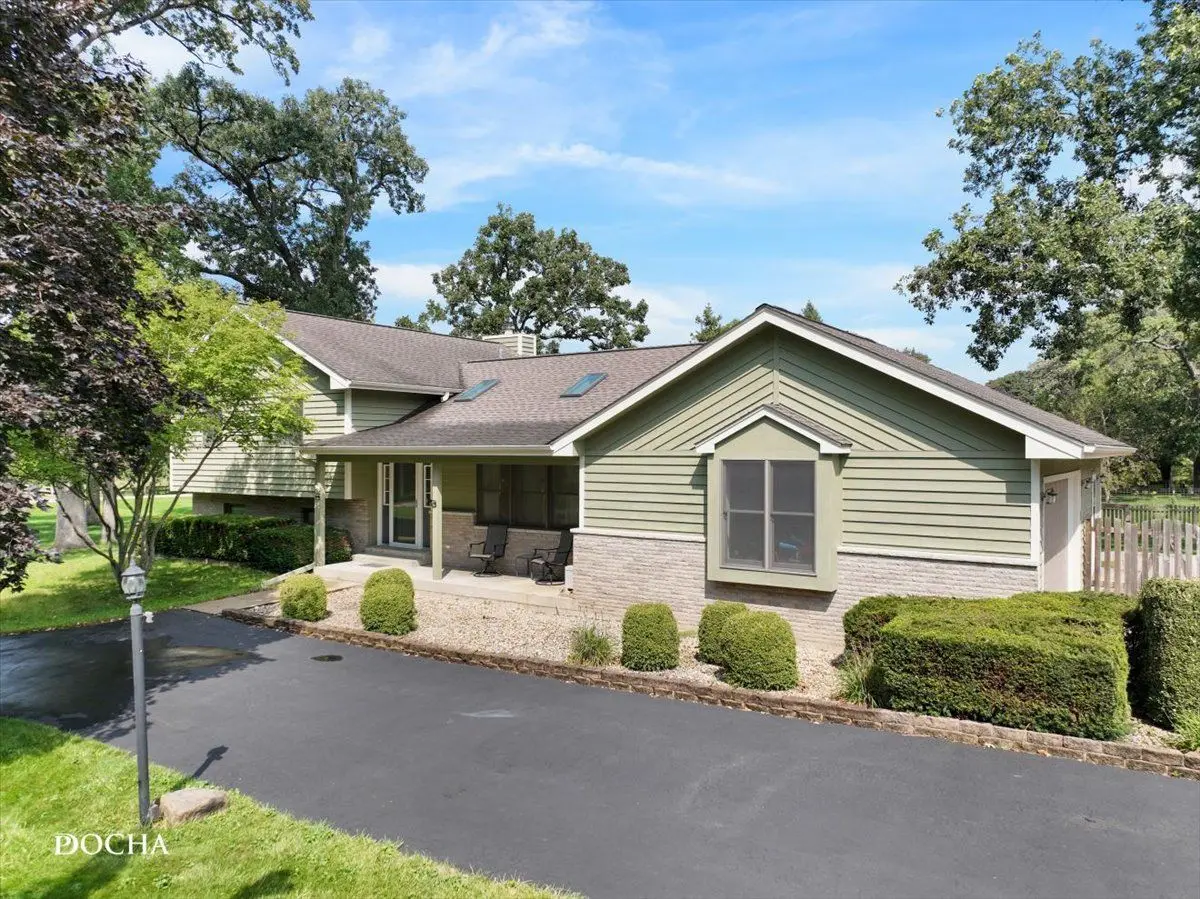48 Glenda Lane