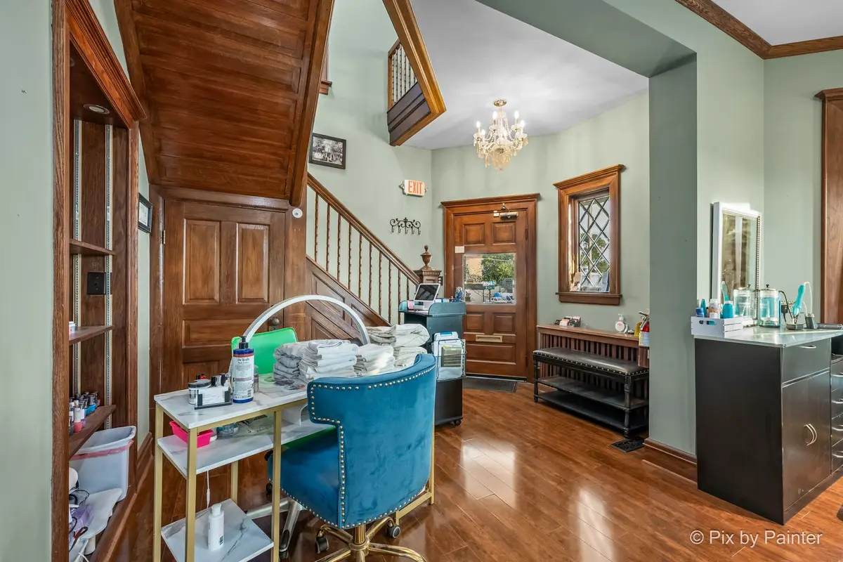 3402 W ELM Street