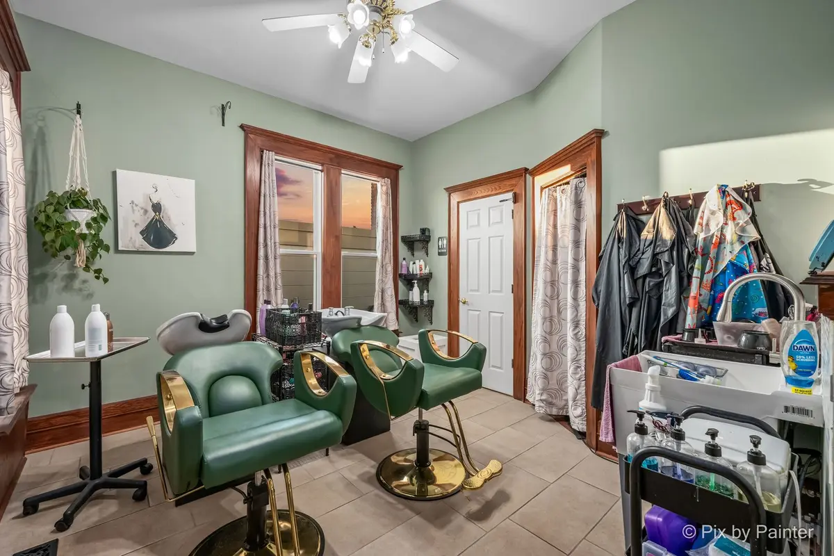 3402 W ELM Street