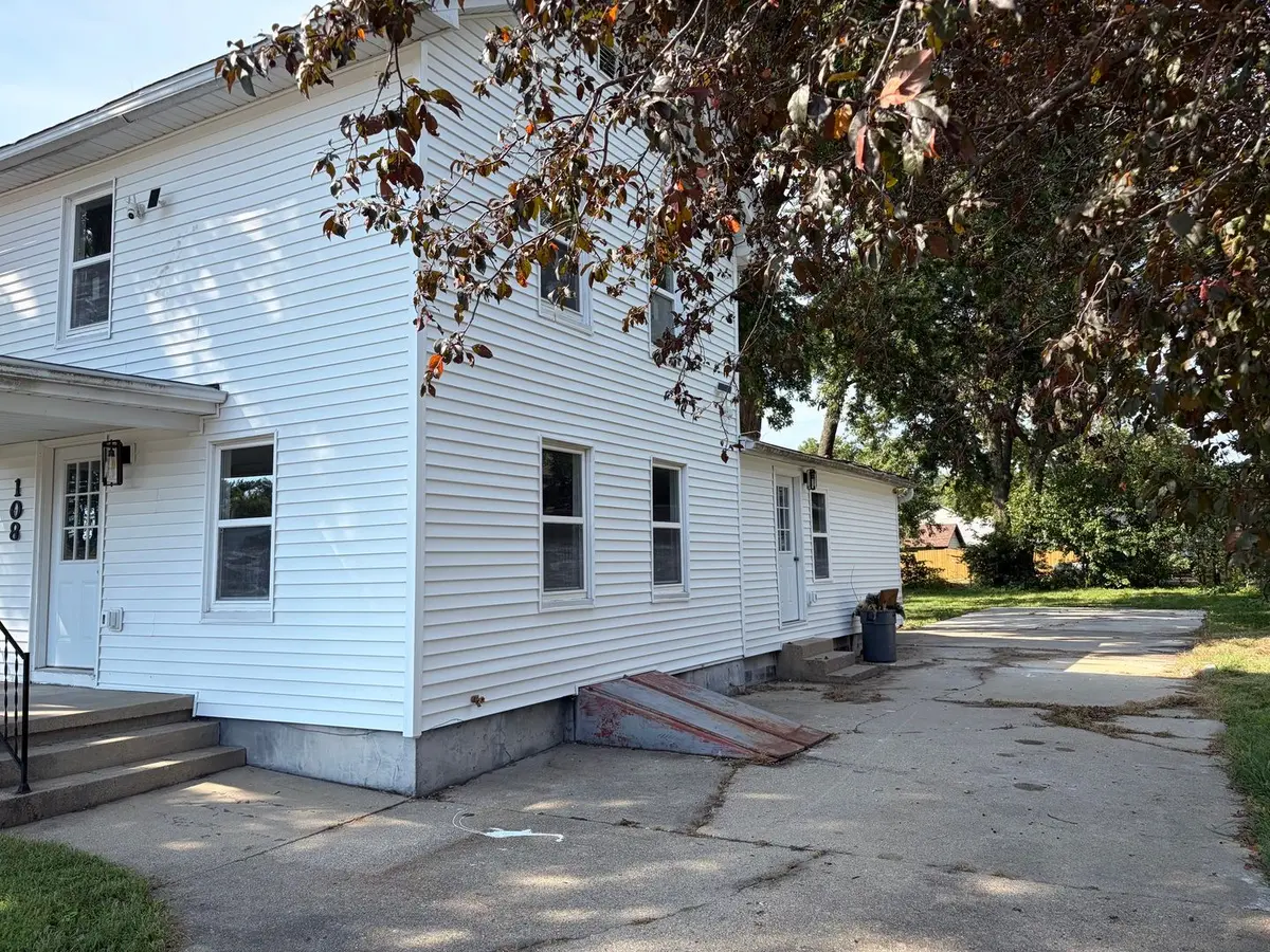 108 Deleon Street