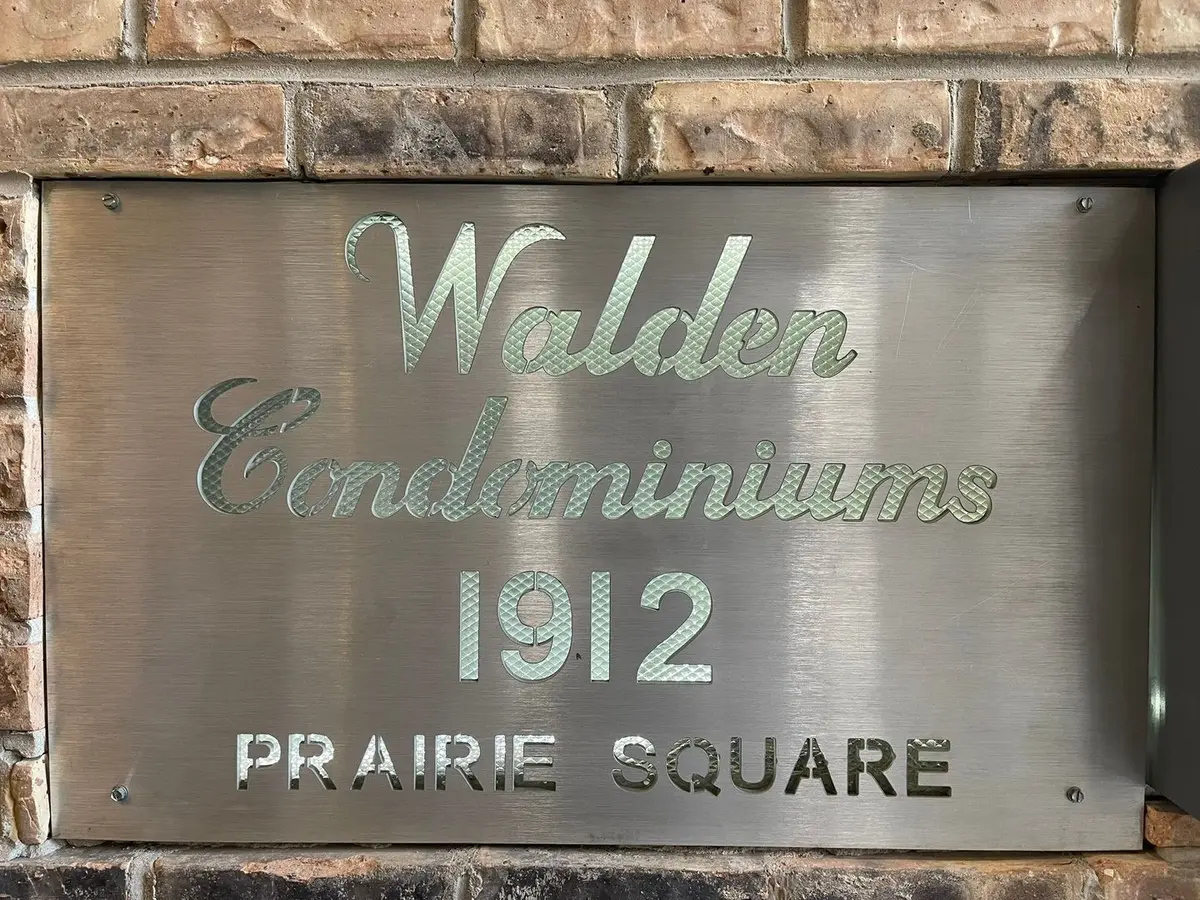 1912 Prairie Square