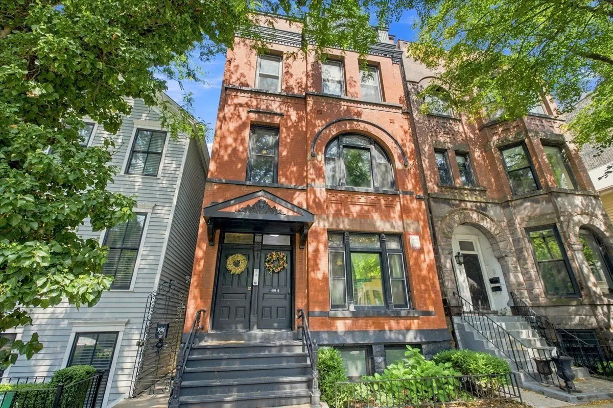 224 W Saint Paul Avenue