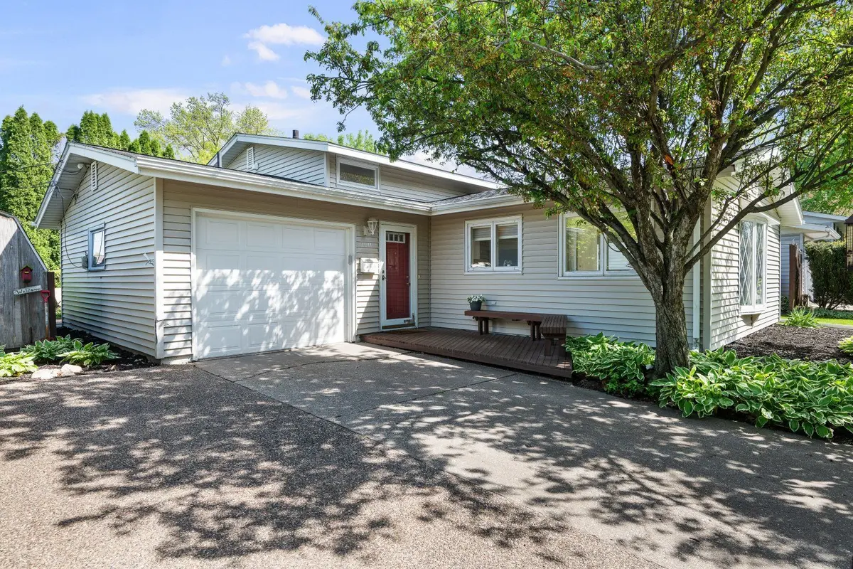 1511 Parklane Drive