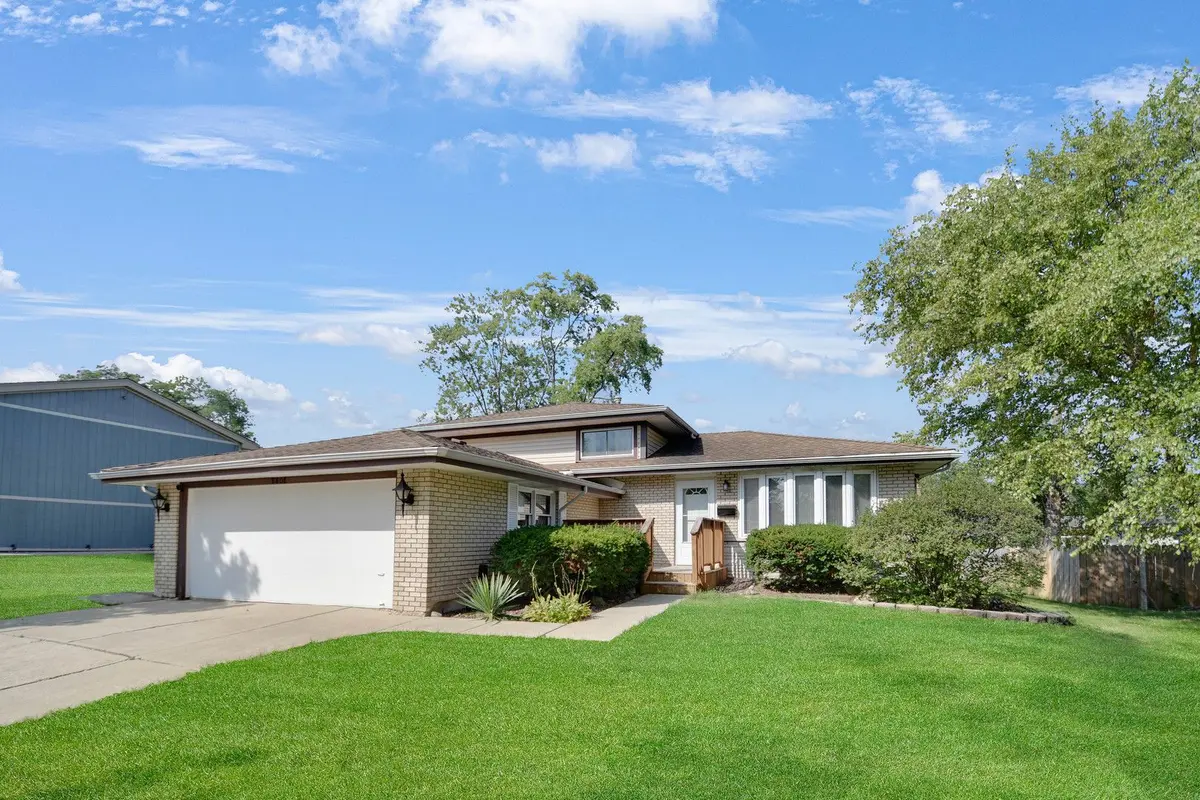 8808 S 85th Court
