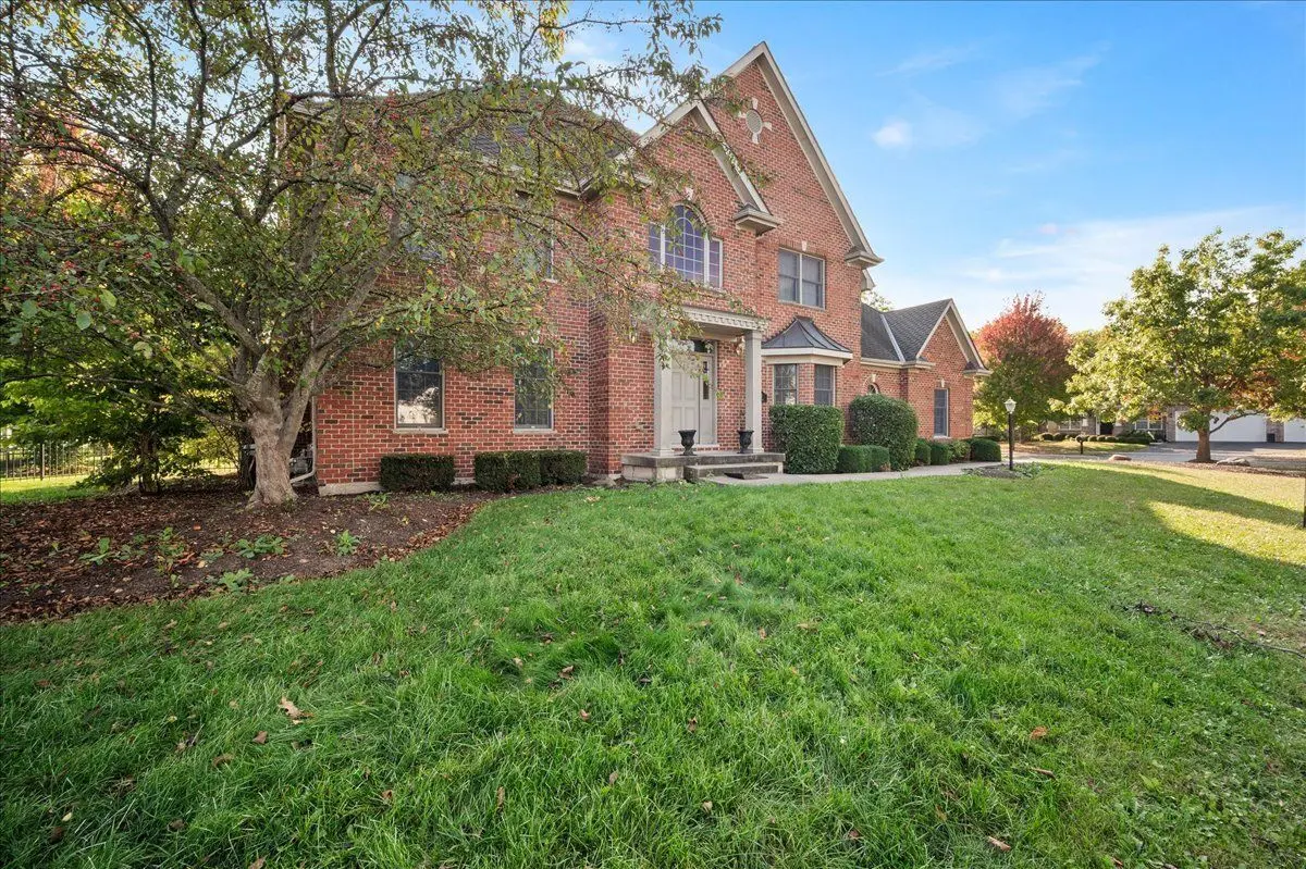 1084 Redwood Drive