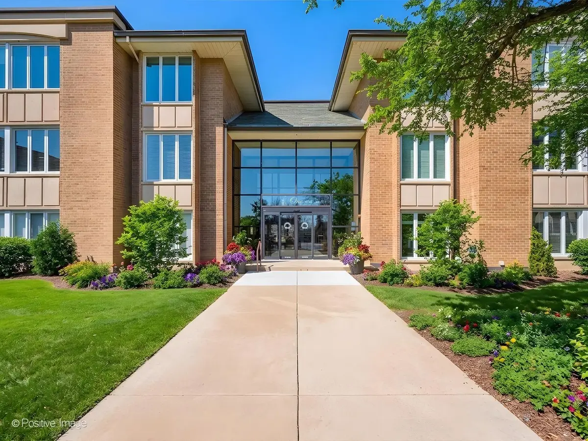 1 Oak Brook Club Drive