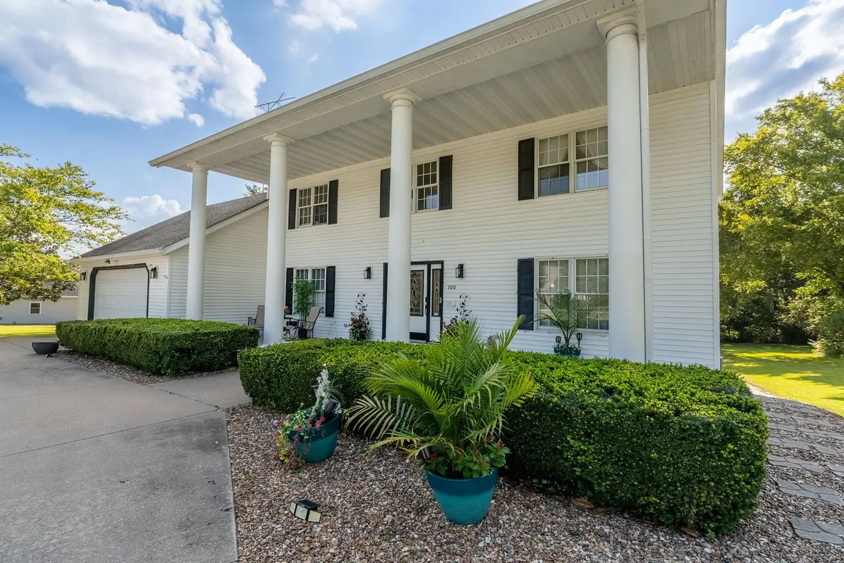 100 Oakview Road