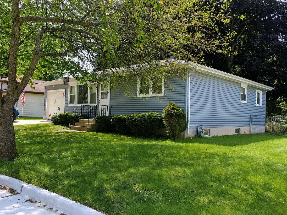 576 Elm Street