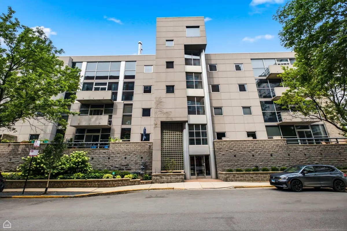 939 W Huron Street