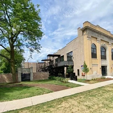 3228 W Palmer Street