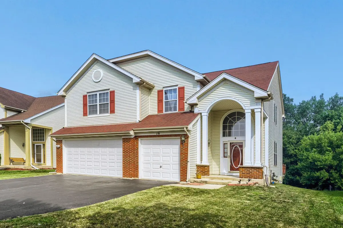16 CLOVER Circle
