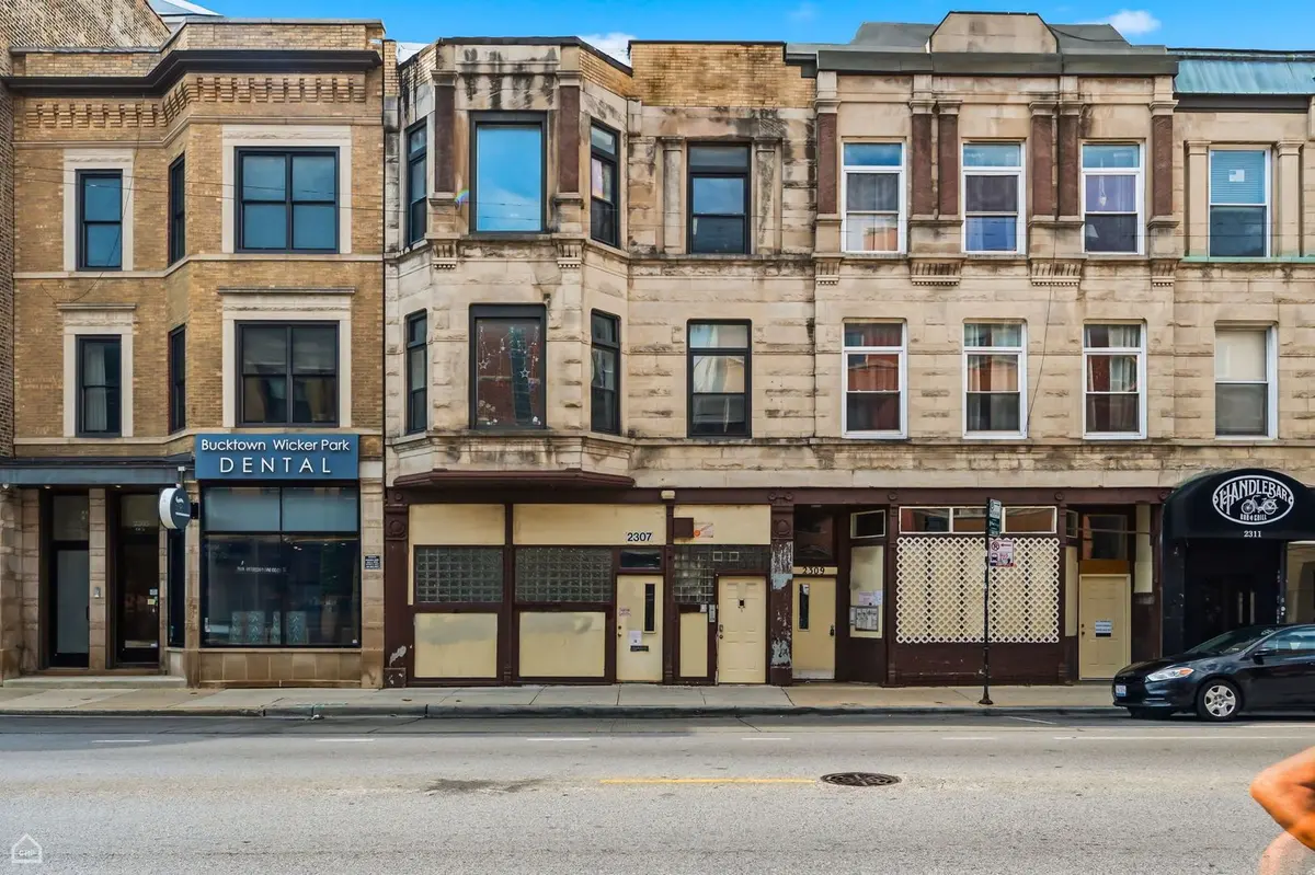 2307 W North Avenue