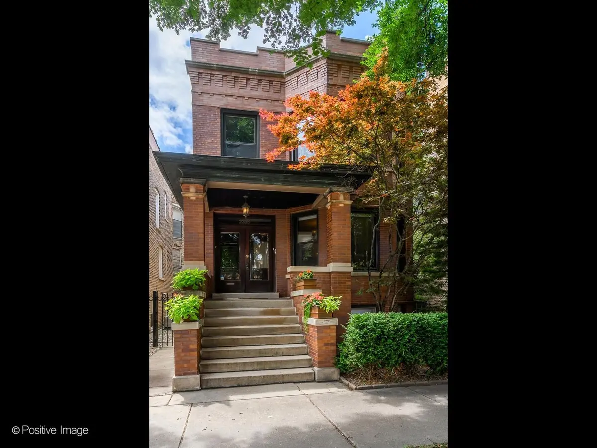 2335 W Walton Street