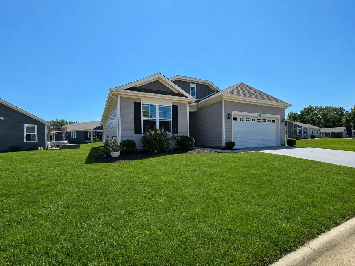 1200 Redtail Circle