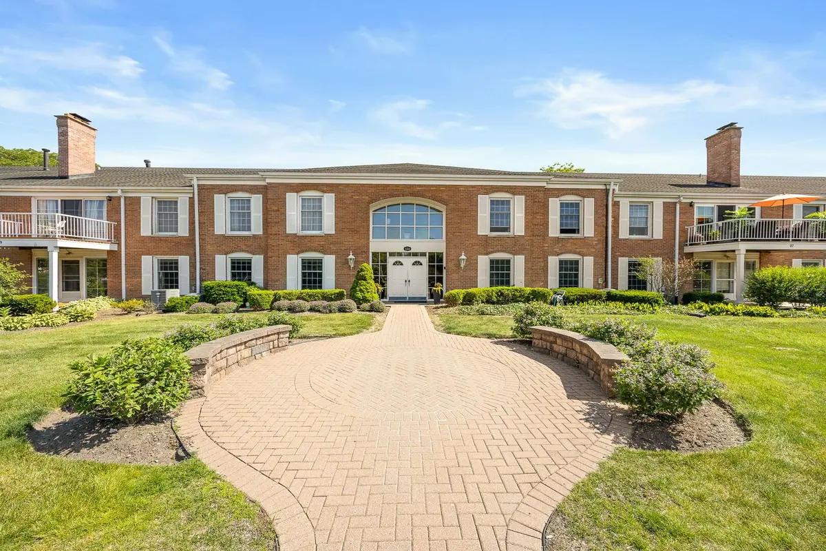 124 Carriage Way Drive