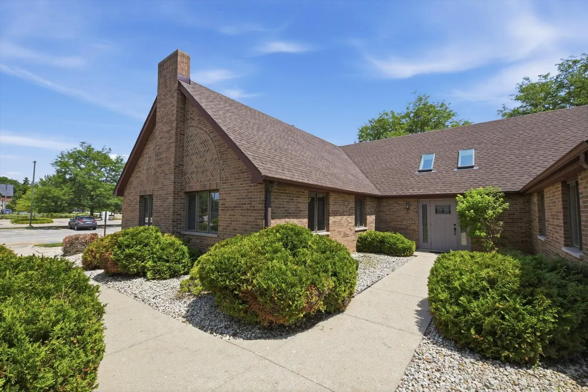 500 N Plum Grove Road