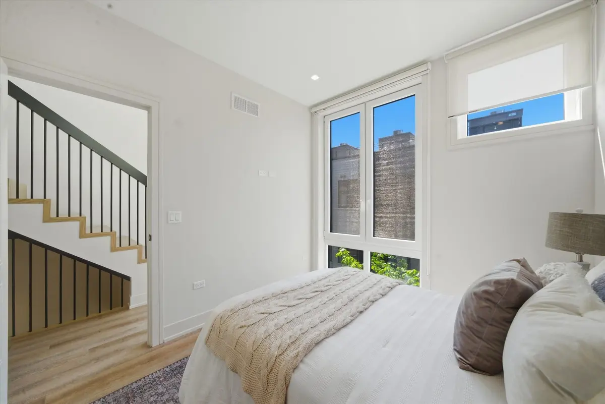 4250 W Belmont Avenue
