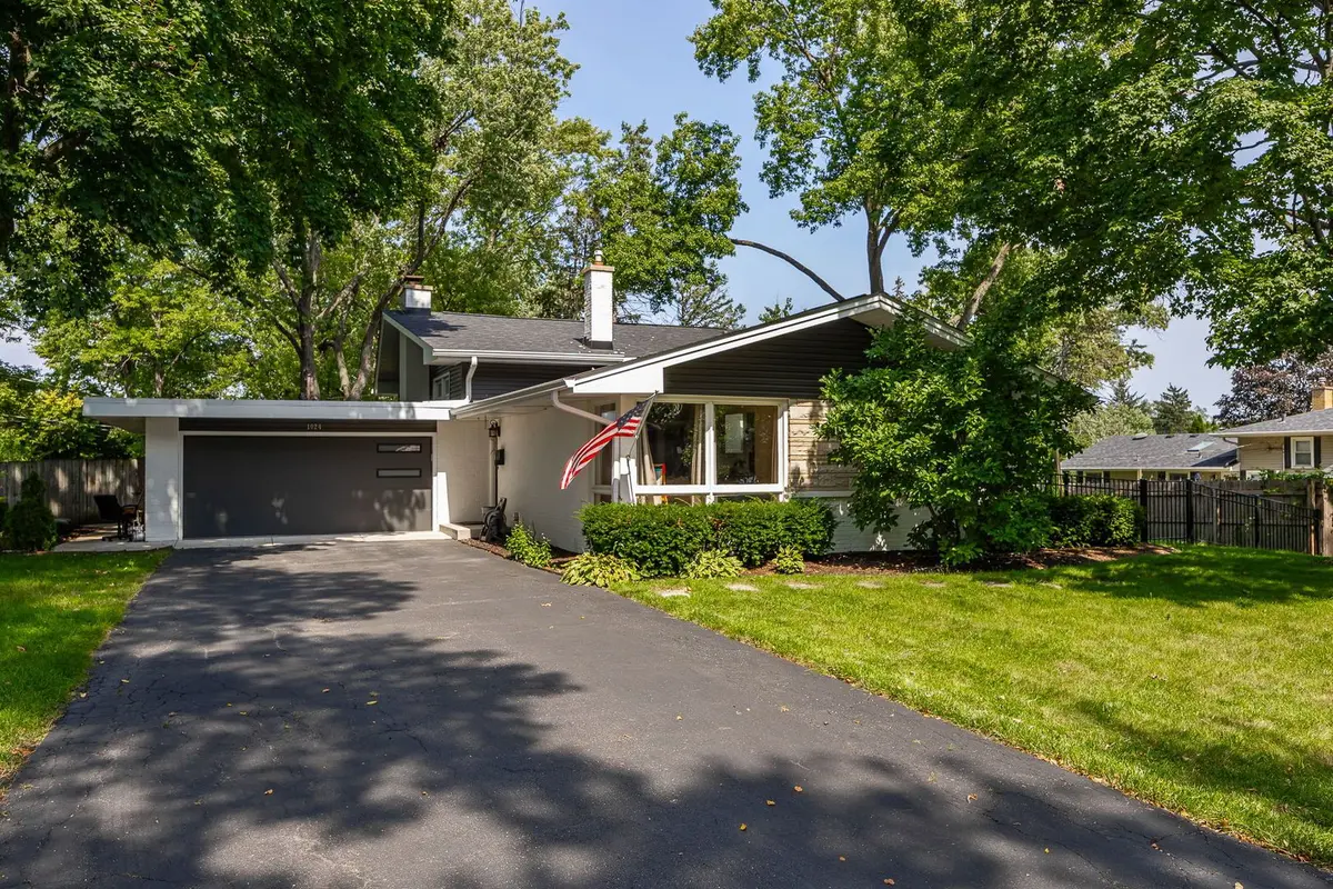 1024 Catalpa Lane
