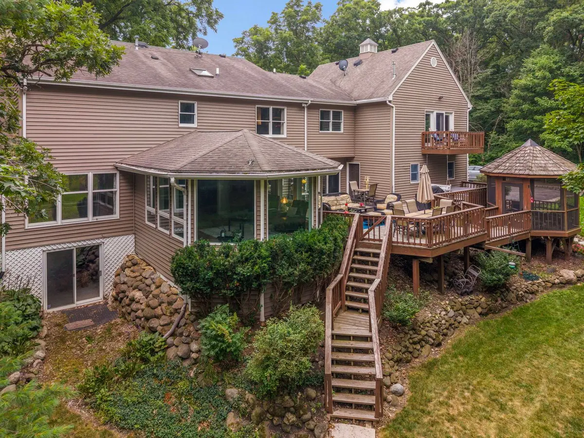 8310 MASON HILL Road