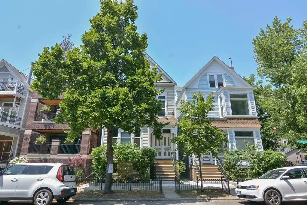 3222 N RACINE Avenue