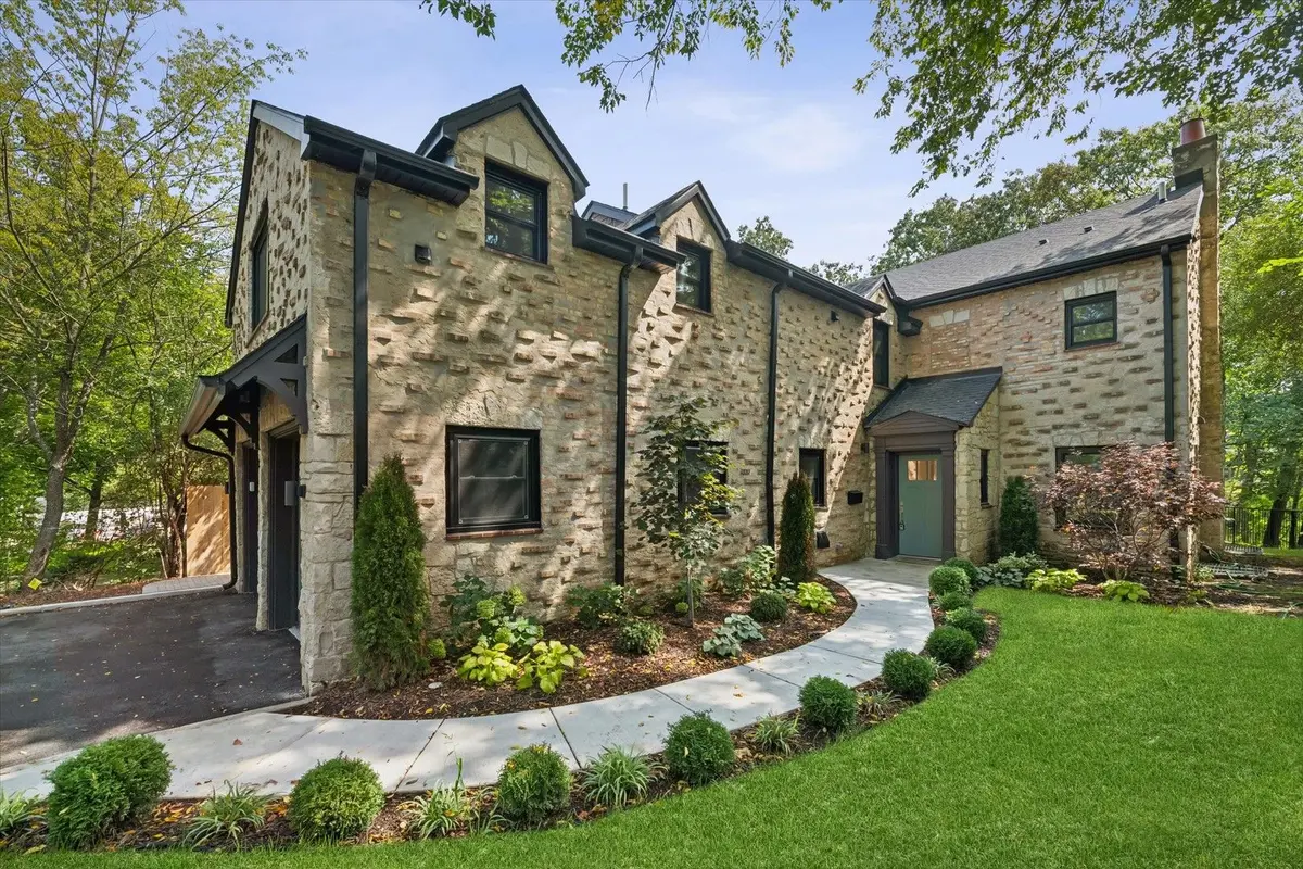 120 Crescent Drive