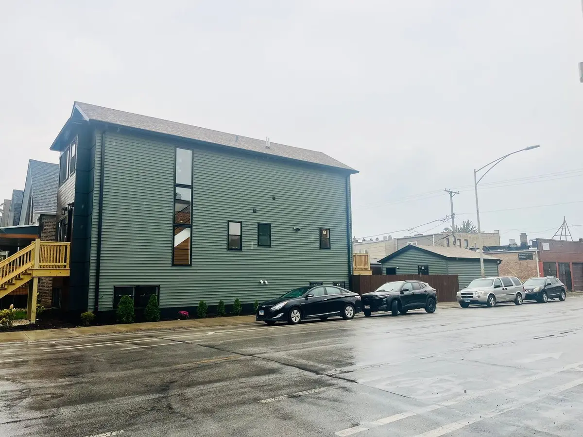 956 N Saint Louis Avenue