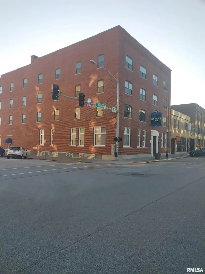 225 E 2ND Street