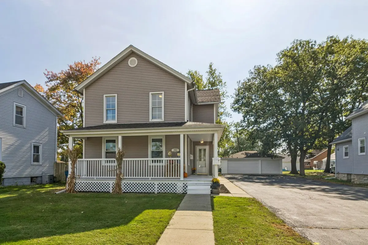 392 W Exchange Street