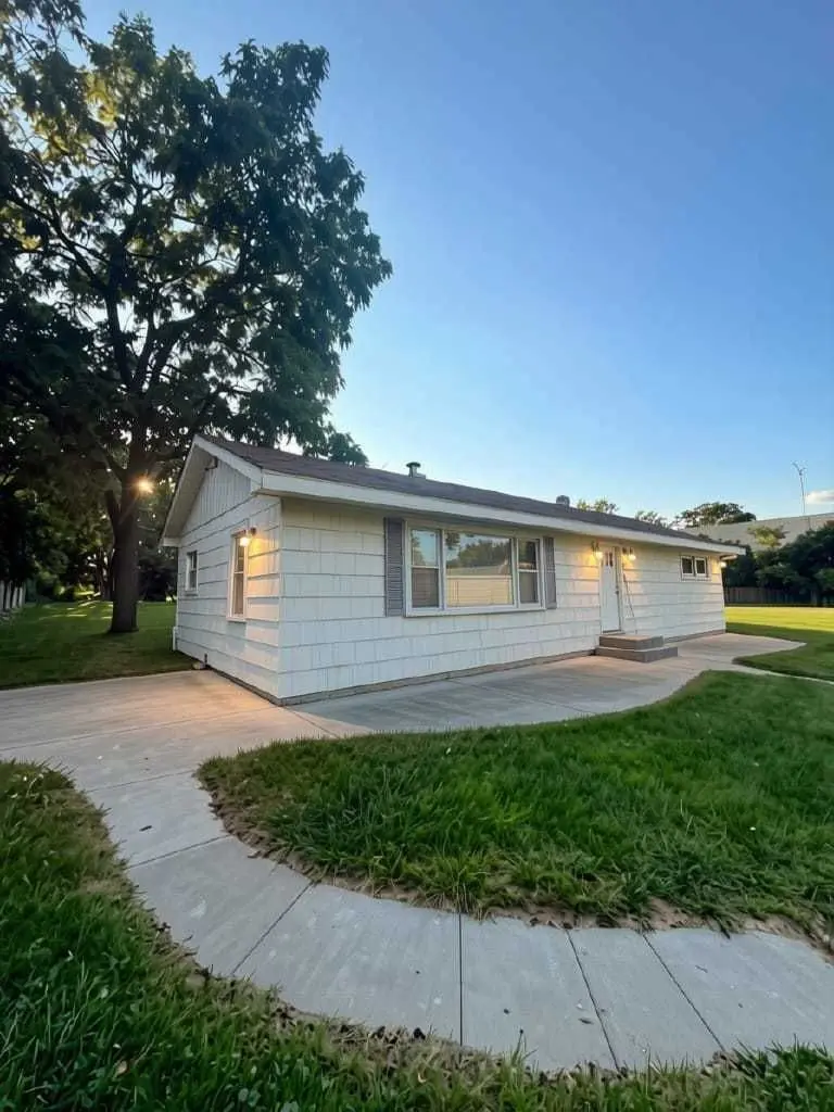 4412 Yackley Avenue