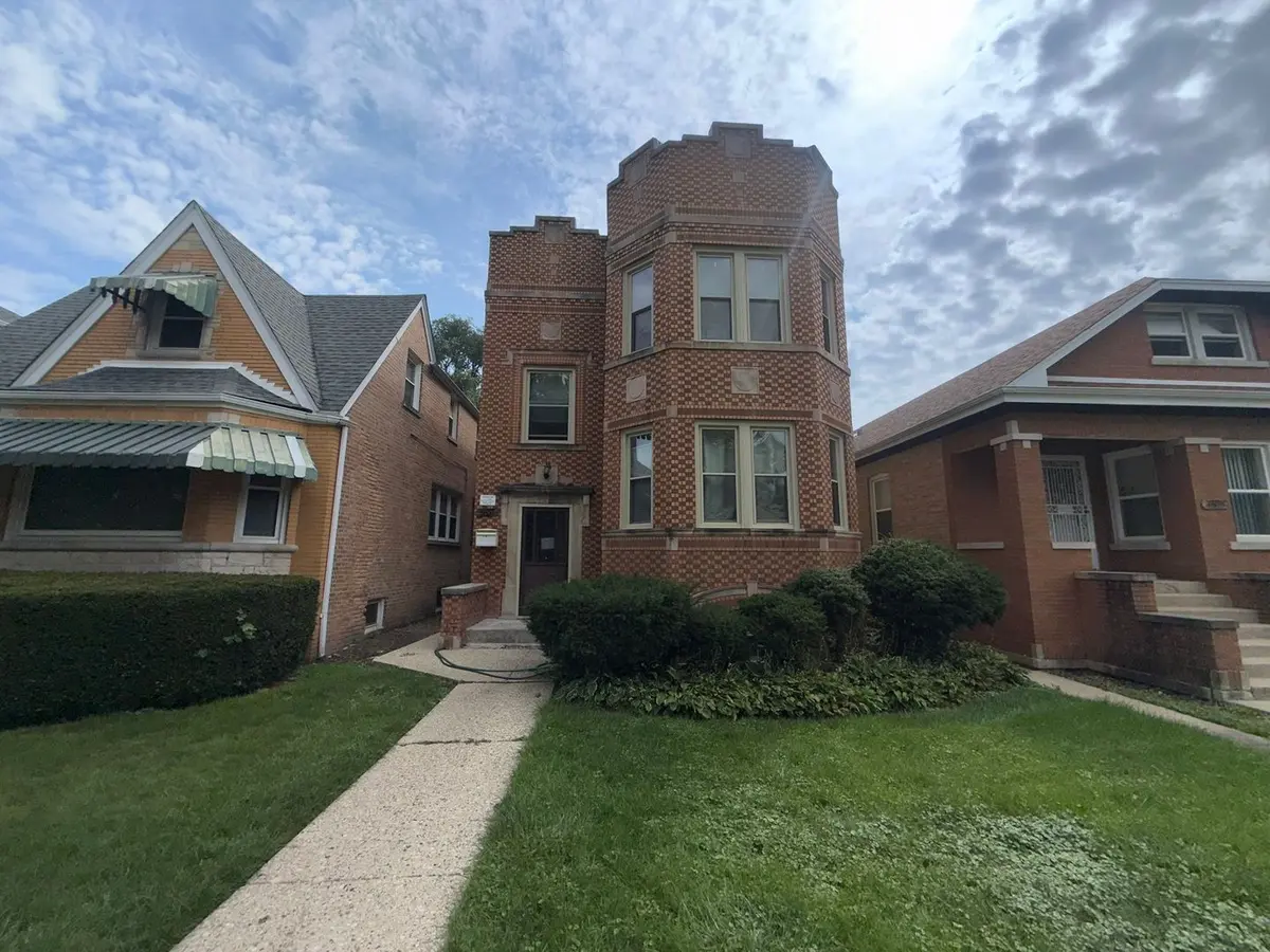1637 N Sayre Avenue
