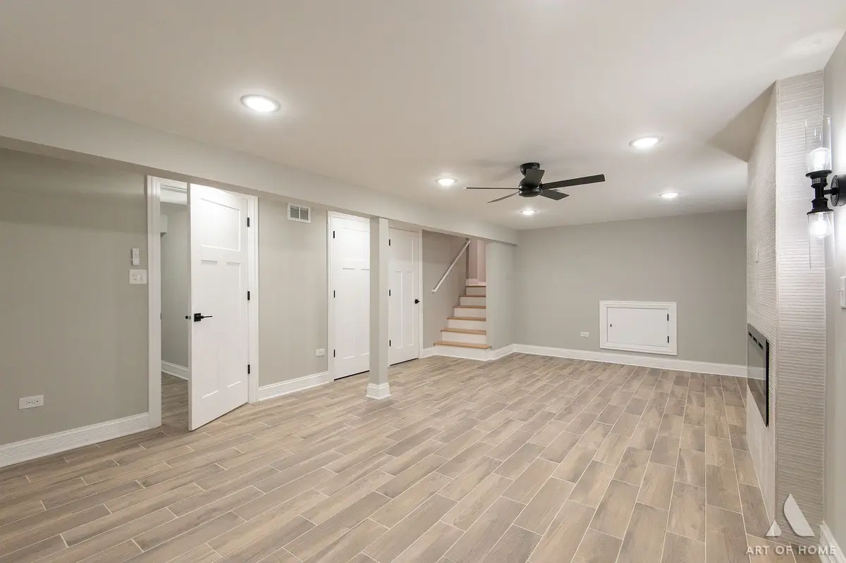 6127 W 79th Place