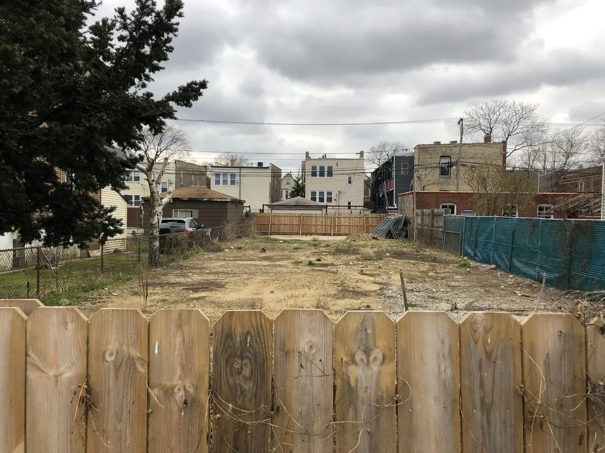 2054 N Pulaski Road