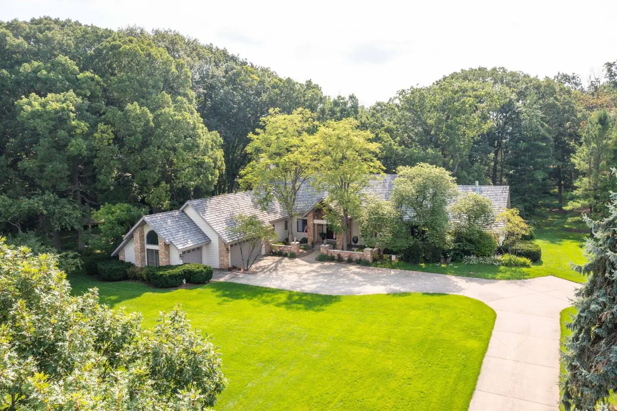 5520 Hilltop Lane
