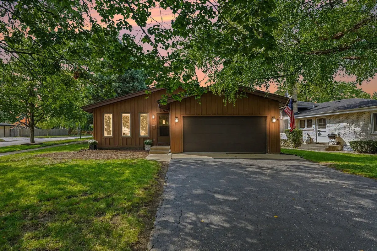 452 Commonwealth Lane