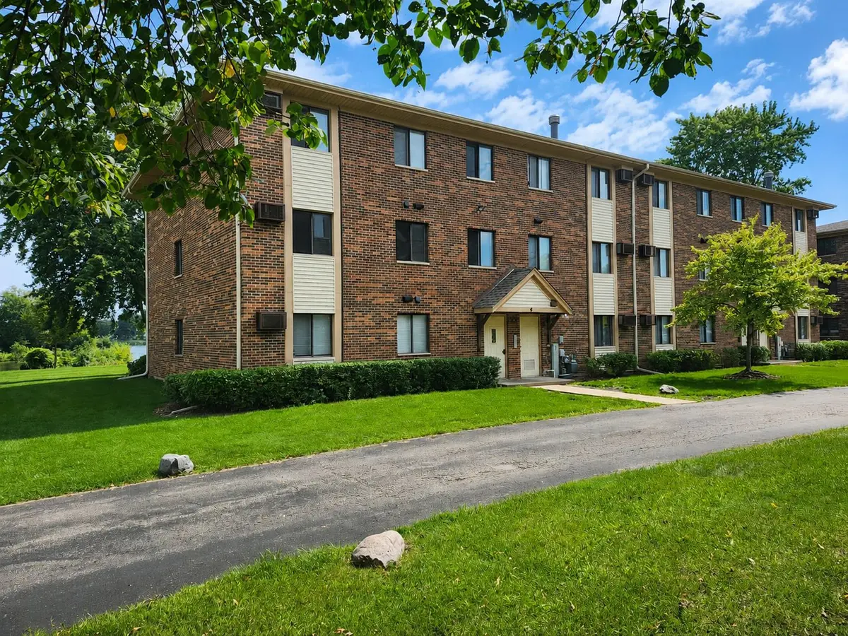 4 Parkside Court