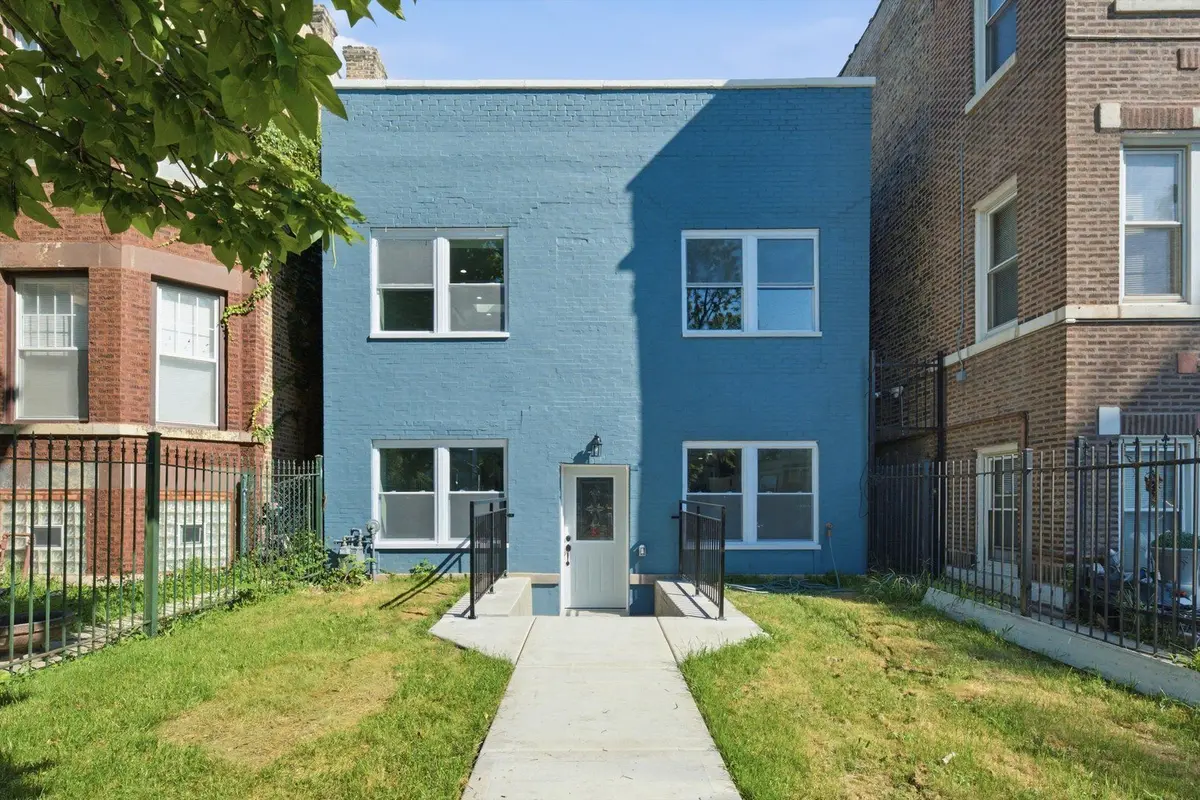 4642 W Monroe Street