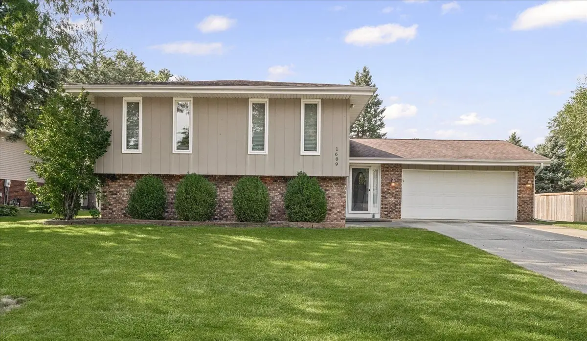 1609 Erin Drive