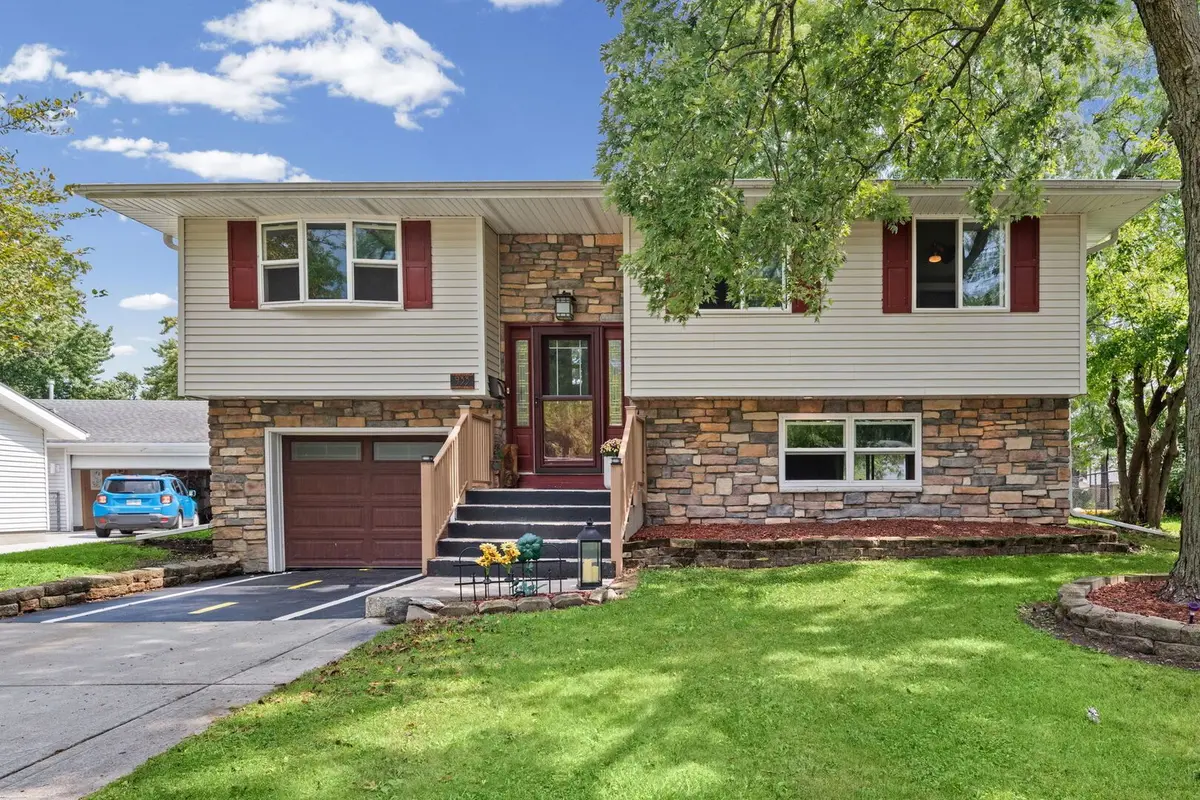 933 Webster Lane