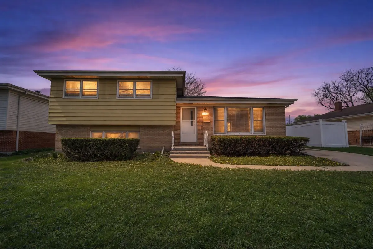 10 N ADAMS Drive