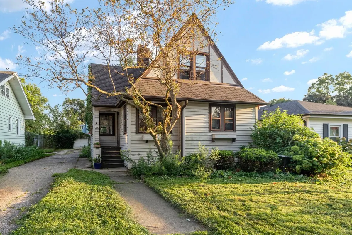 35 W Maple Avenue