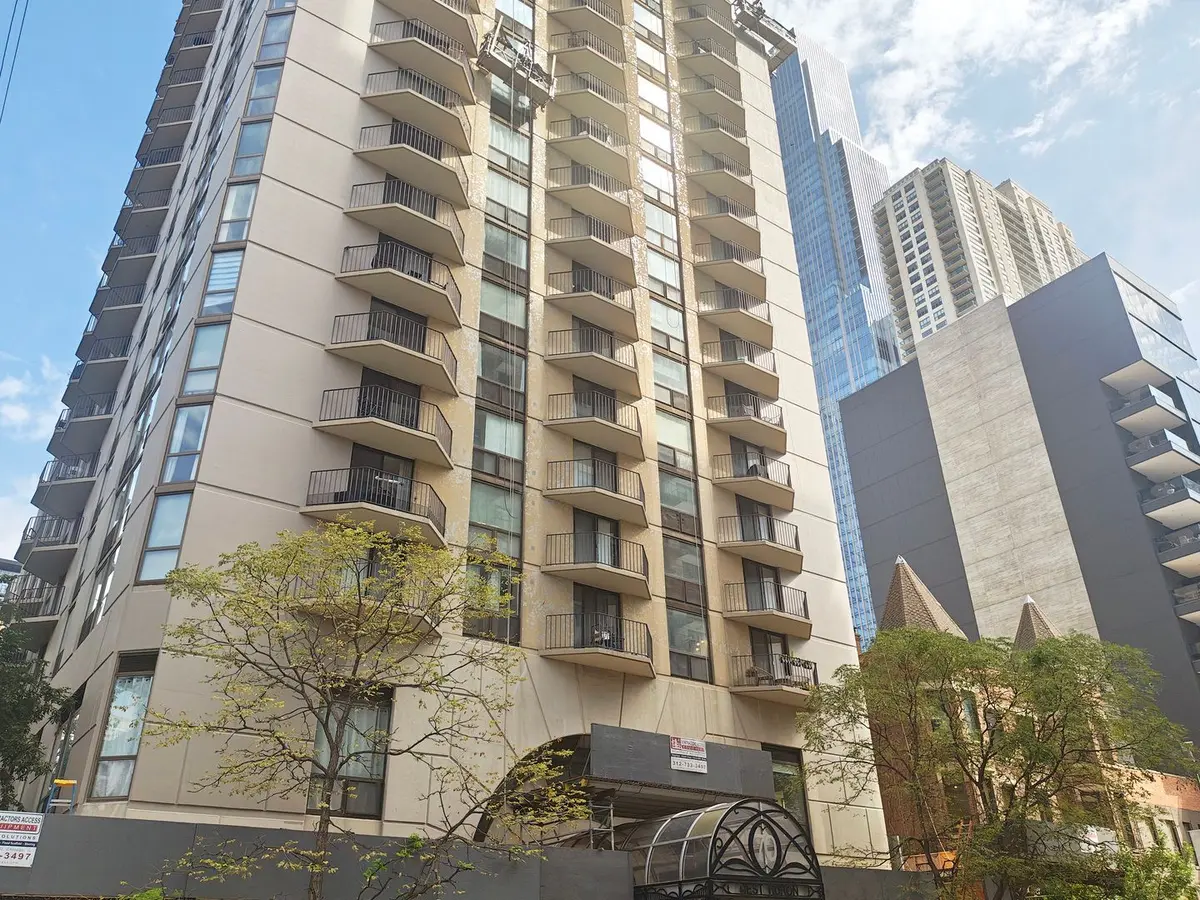 70 W Huron Street