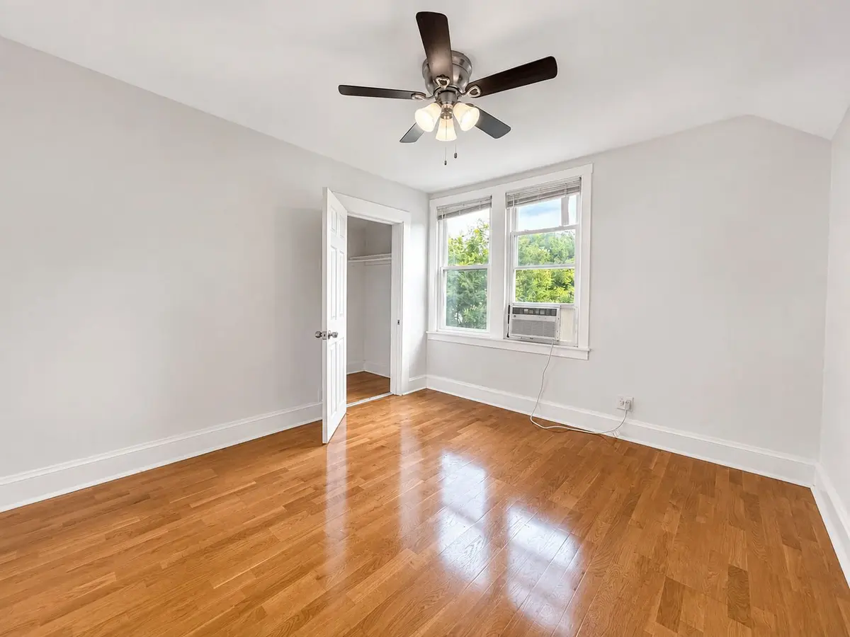 1830 N Mozart Street