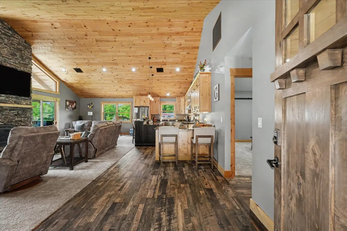 13550 Hungry Hollow Road